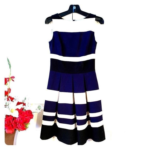 SO JACKIE O!!  BLUE & WHITE STRIPED SLEEVELESS 2 - Picture 1 of 8